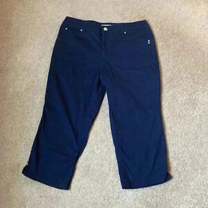 ⭐️ Dressbarn blue cropped pants in size 4 petite